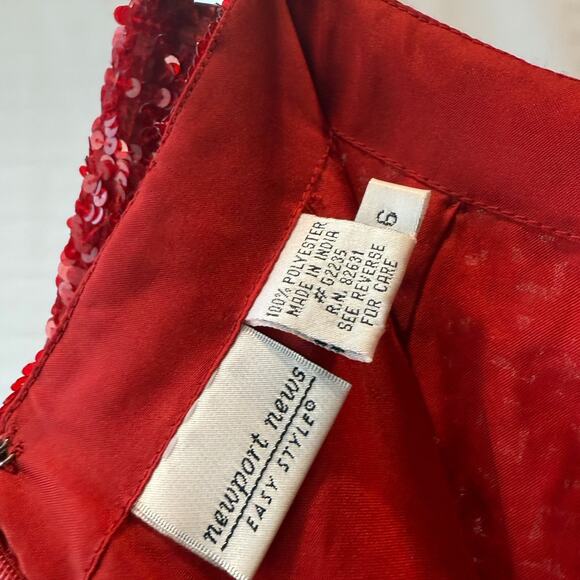 Newport News Easy Style Sequins Red Short Skirt Size 6 Back Zipper and Slit - Picture 6 of 6